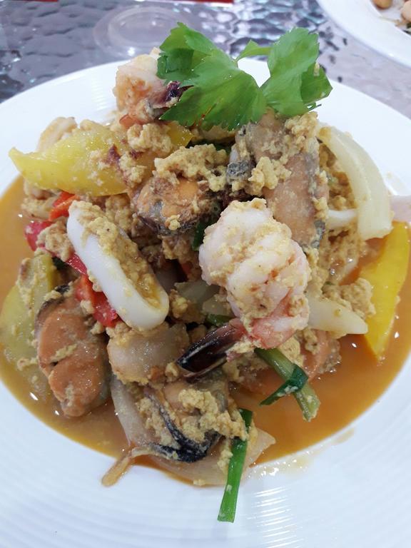 ホテル Baan Suan Geb Tawan Lop Buri エクステリア 写真
